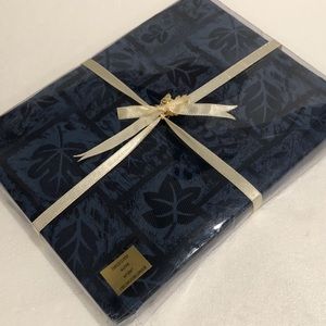 NWT TABLE LINEN, INDIGO/NAVY TABLECLOTH, COTTON MIX, 60 X 84 INCHES,